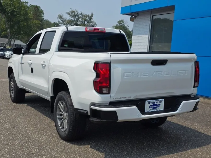 2026 Chevrolet Colorado LT photo 1