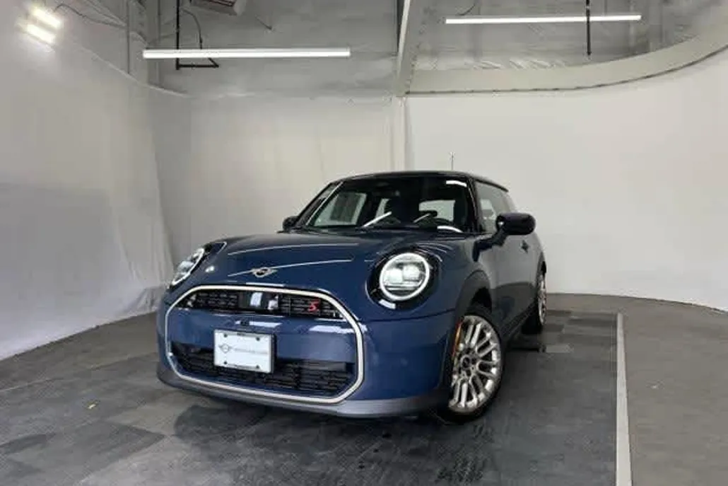 2025 Mini Cooper 2 Door Hardtop S Iconic photo 1