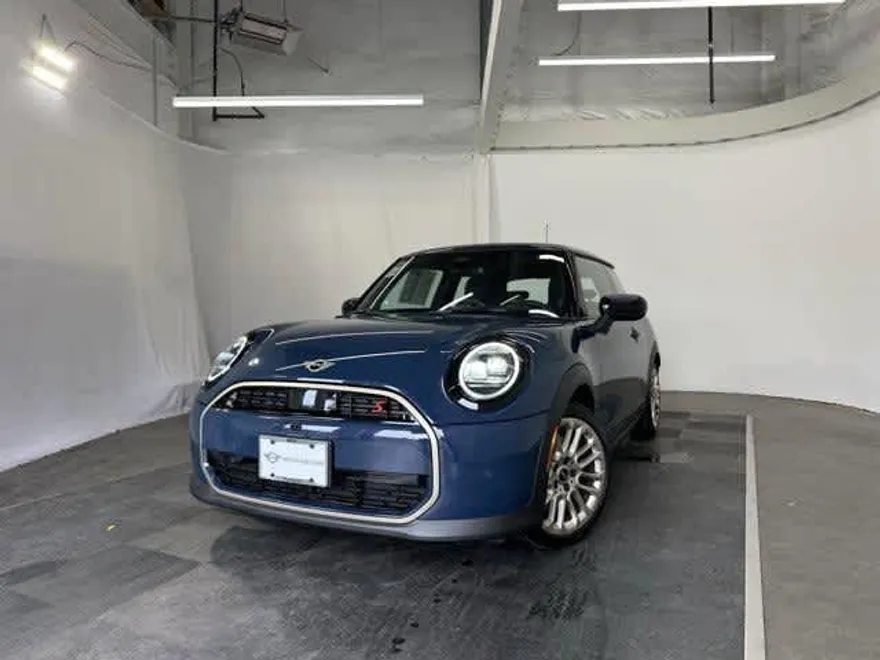 2025 Mini Cooper 2 Door Hardtop S Iconic photo 1