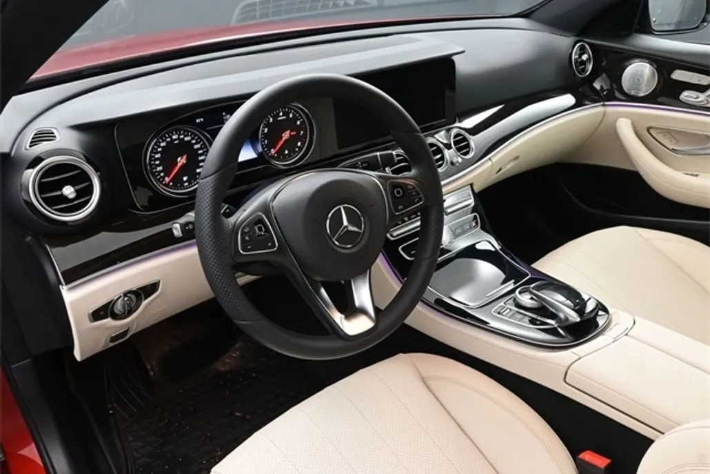 2018 Mercedes Benz E 300 photo 1