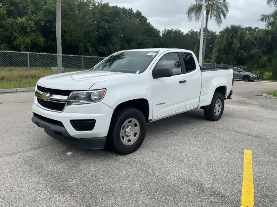 2017 Chevrolet Colorado Work Truck photo 2