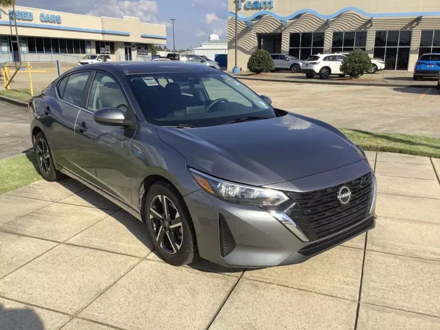 2024 Nissan Sentra SV photo 1