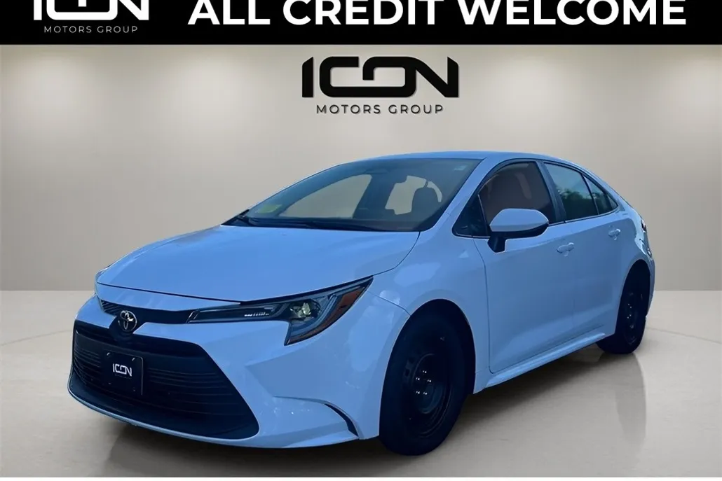 2024 Toyota Corolla LE photo 1