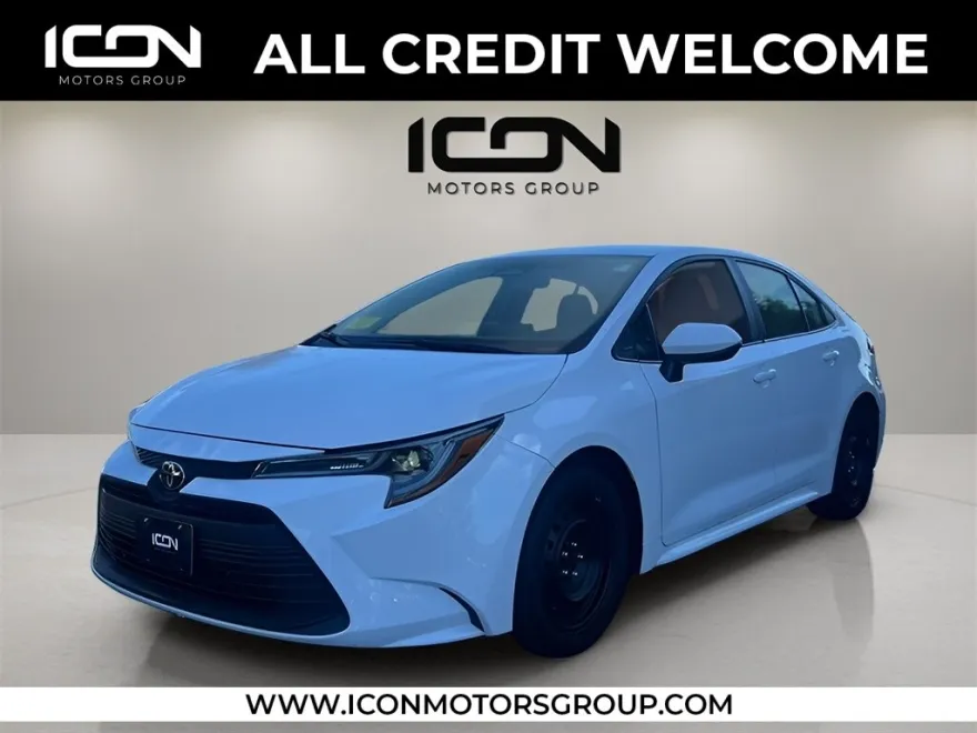 2024 Toyota Corolla LE photo 1