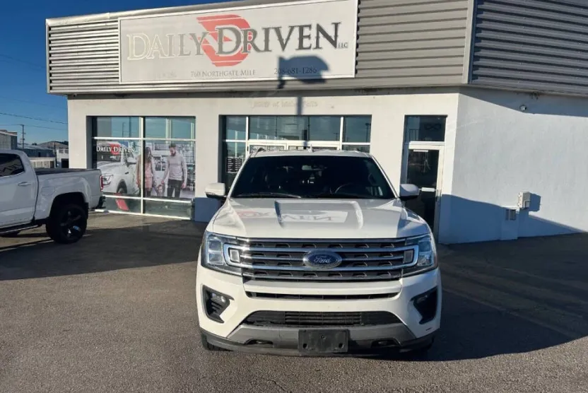 2020 Ford Expedition MAX XLT photo 1