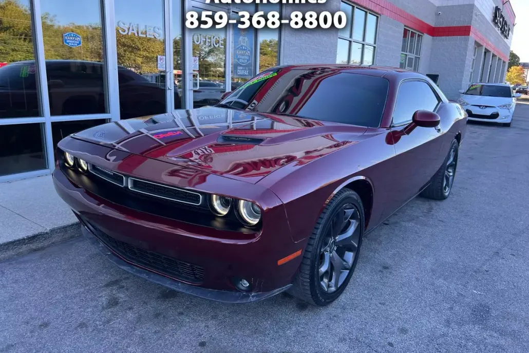 2018 Dodge Challenger SXT photo 1