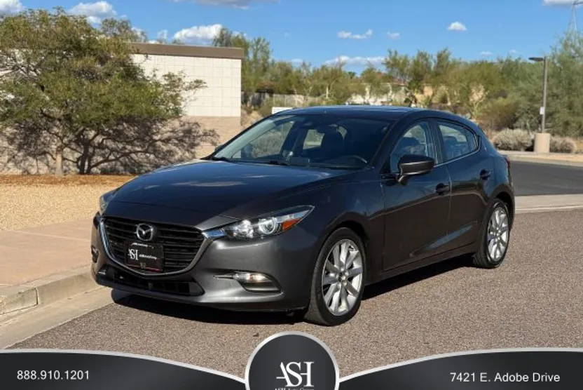 2017 Mazda Mazda3 Touring 2.5 Hatchback photo 1