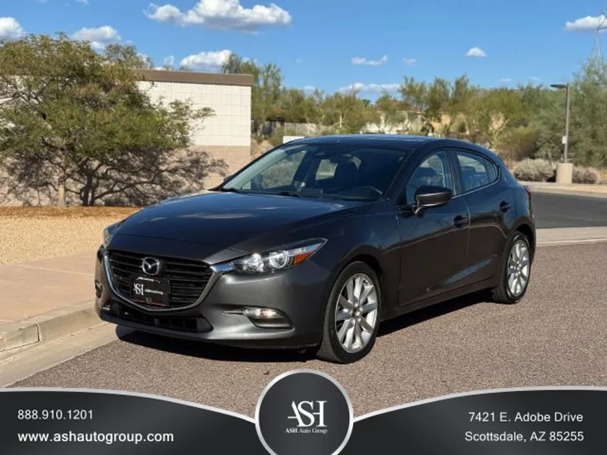 2017 Mazda Mazda3 Touring 2.5 Hatchback photo 1