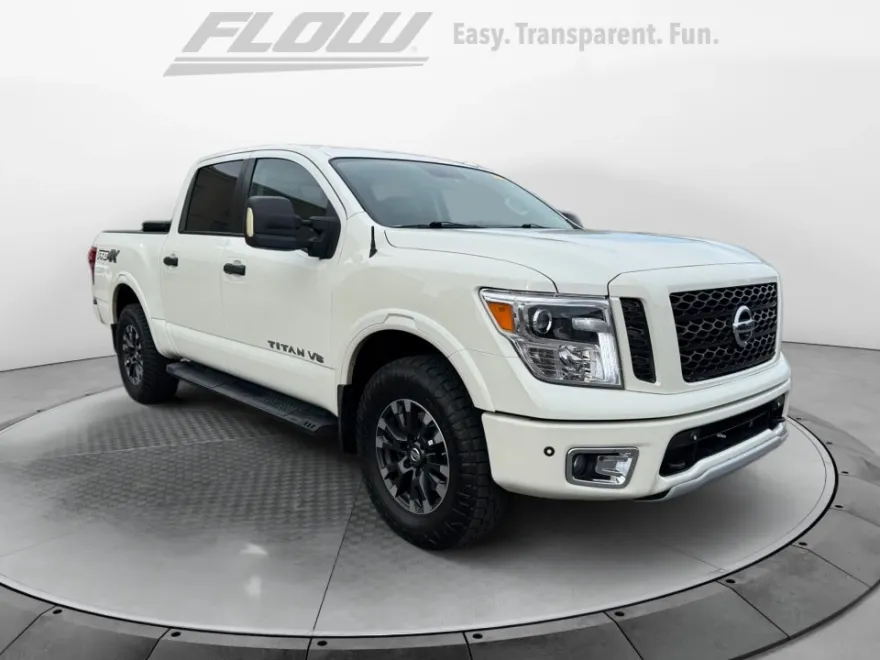 2019 Nissan Titan PRO-4X photo 1