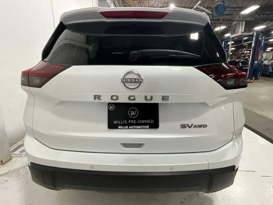 2024 Nissan Rogue SV photo 1