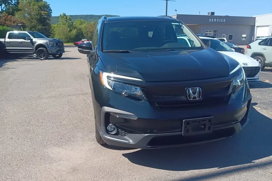 2022 Honda Pilot Special Edition photo 1
