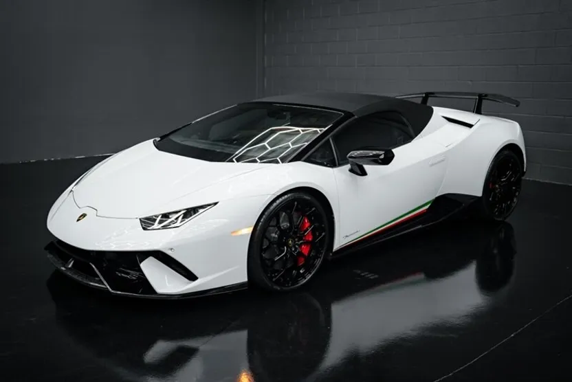 2019 Lamborghini Huracan Performante Spyder photo 1