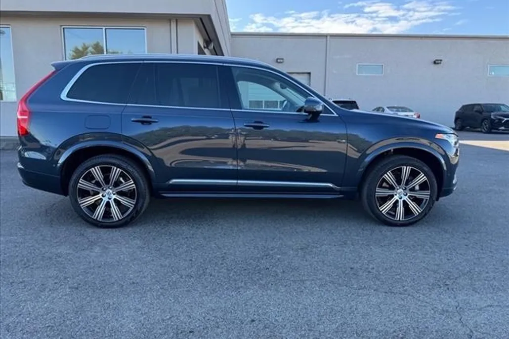2025 Volvo XC90 Plus T8 photo 1
