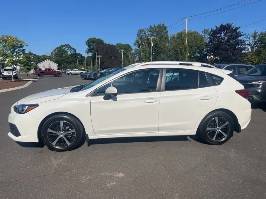 2023 Subaru Impreza Premium photo 1