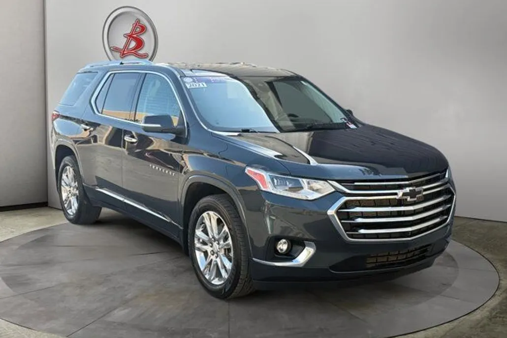 2023 Chevrolet Traverse High Country photo 1