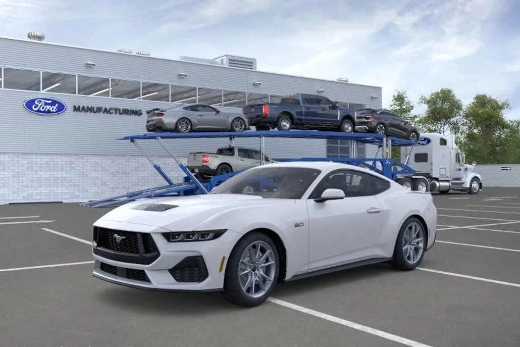 2025 Ford Mustang GT photo 1