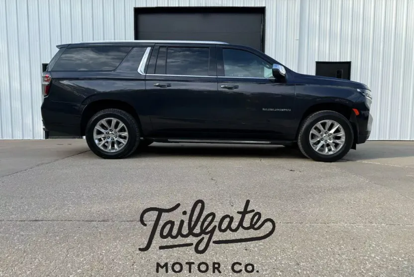 2023 Chevrolet Suburban Premier photo 1