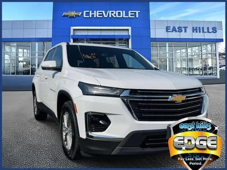 2022 Chevrolet Traverse Cloth 1LT photo 1