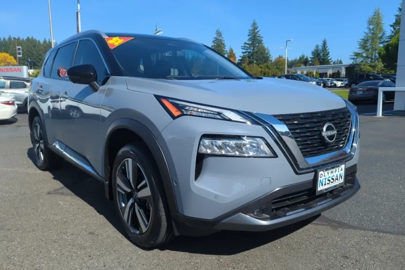 2022 Nissan Rogue SL photo 1