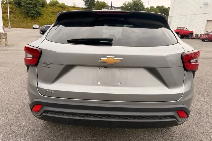2024 Chevrolet Trax LS photo 1