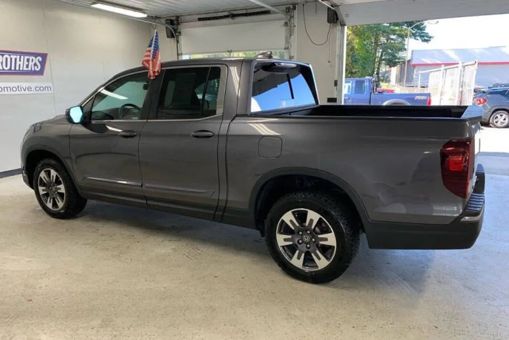 2019 Honda Ridgeline RTL-T photo 1