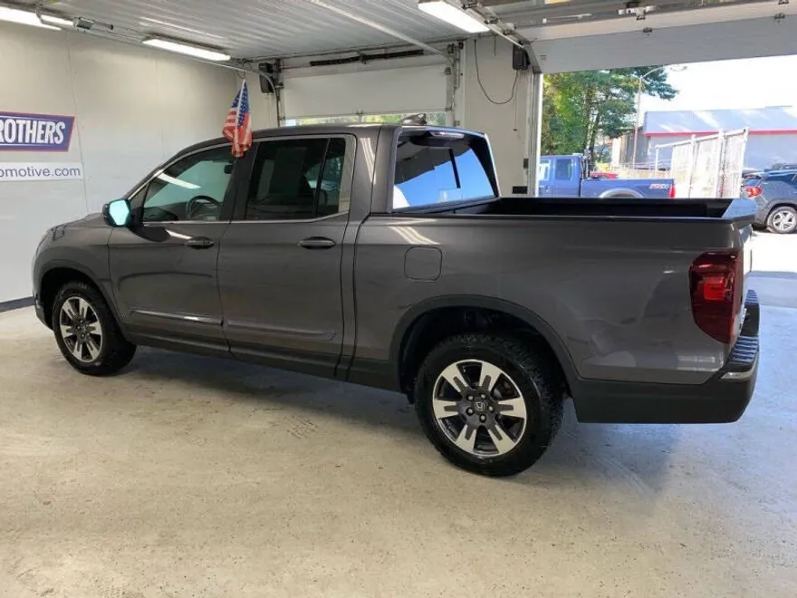 2019 Honda Ridgeline RTL-T photo 1