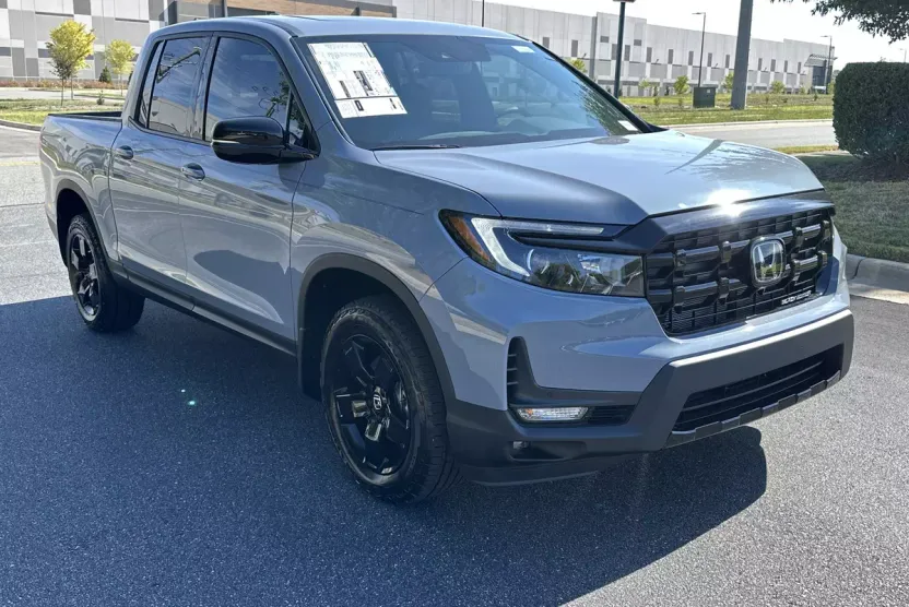 2025 Honda Ridgeline Black Edition photo 1