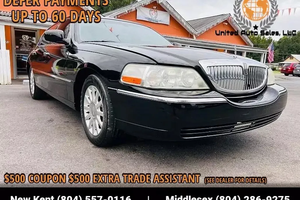 2007 Lincoln Town Car Signature photo 1