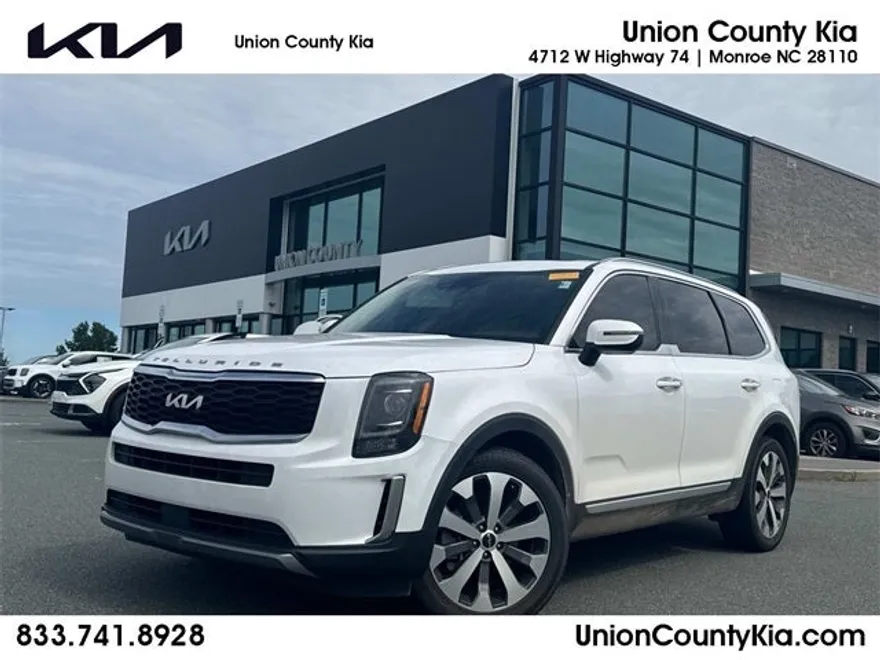 2022 Kia Telluride S photo 1
