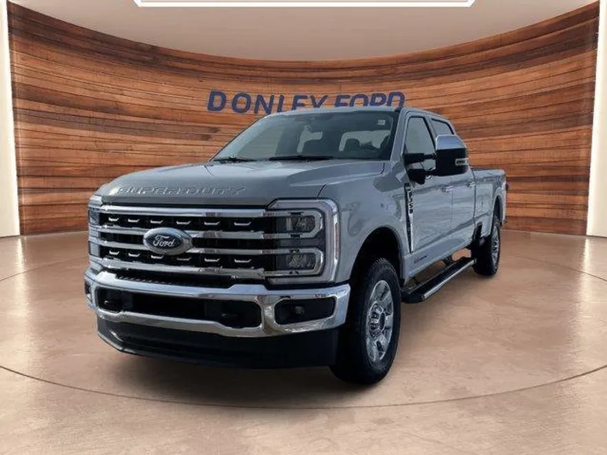 2025 Ford F-350 Lariat photo 1