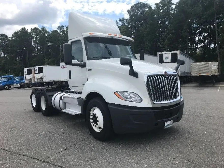 2019 International LT625 LT photo 1