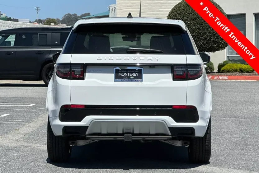 2024 Land Rover Discovery Sport S photo 1