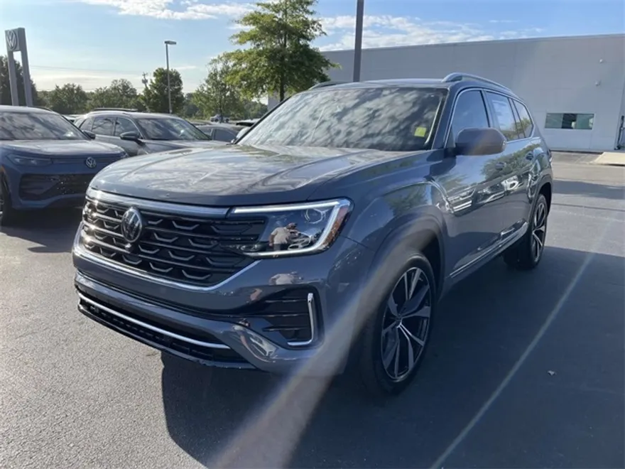 2025 Volkswagen Atlas SEL Premium R-Line photo 1