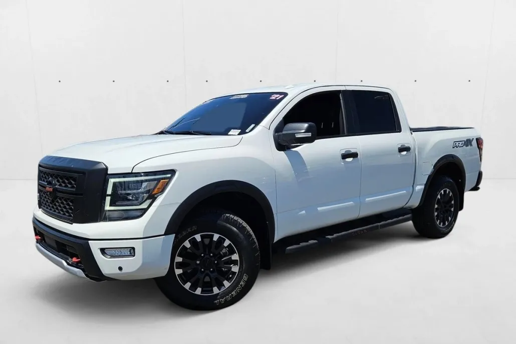 2021 Nissan Titan PRO-4X Crew Cab photo 1