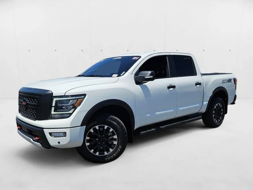 2021 Nissan Titan PRO-4X Crew Cab photo 1