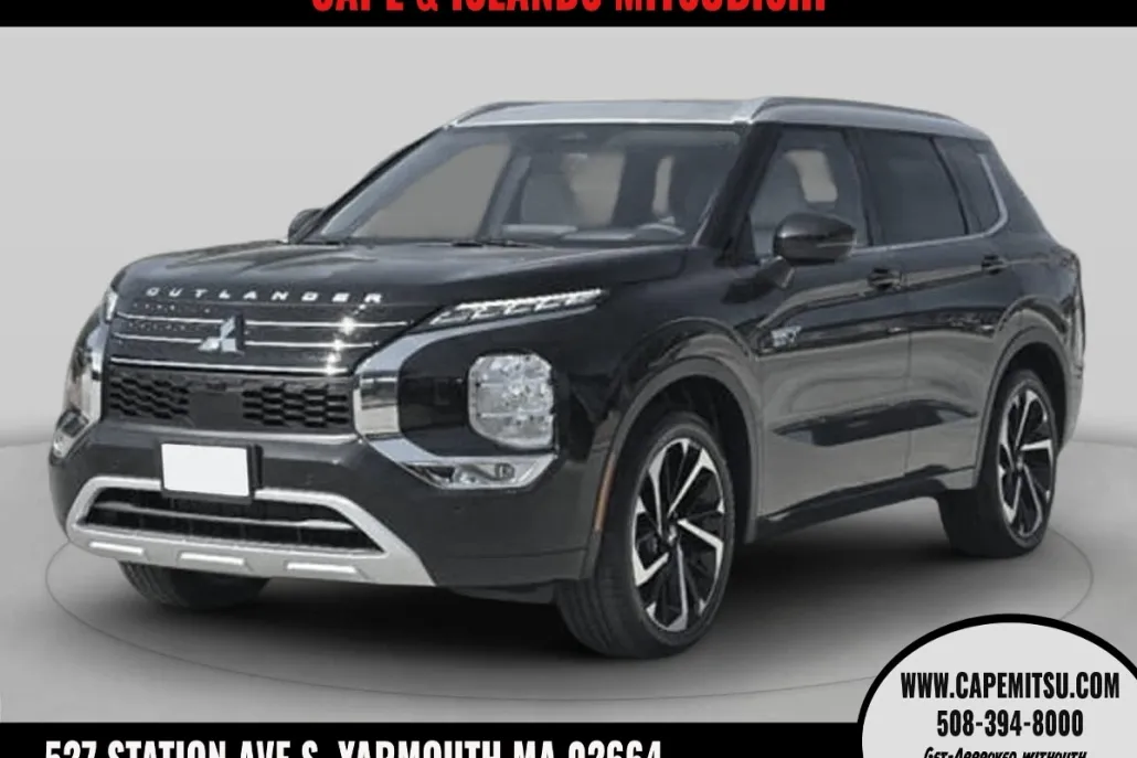 2025 Mitsubishi Outlander LE photo 1