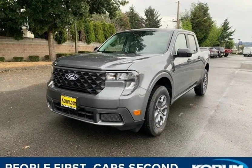 2025 Ford Maverick XLT photo 1