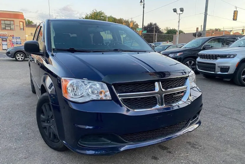 2015 Dodge Grand Caravan SE photo 1
