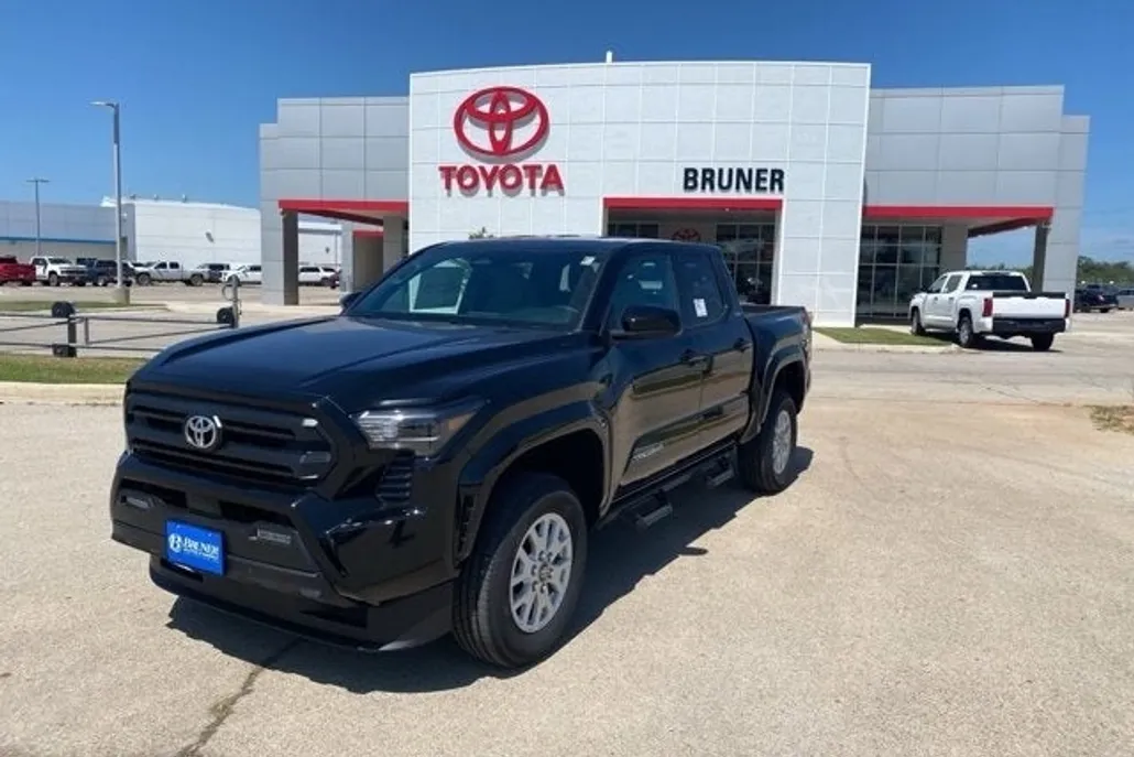 2025 Toyota Tacoma SR5 photo 1