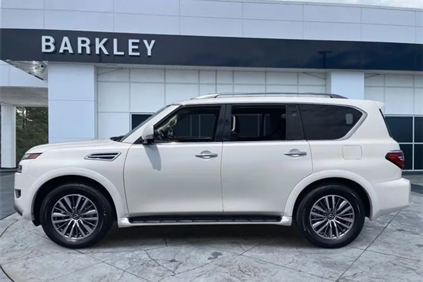 2022 Nissan Armada SL photo 1