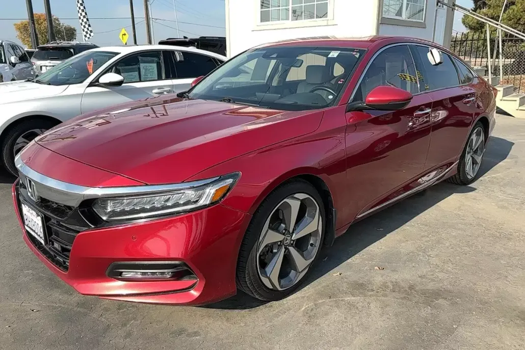 2018 Honda Accord Touring photo 1
