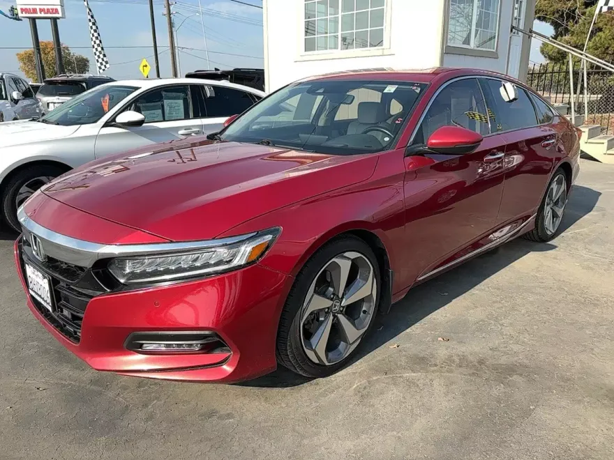 2018 Honda Accord Touring photo 1
