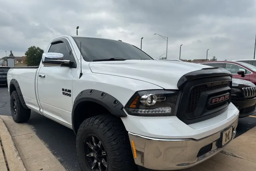 2014 Ram 1500 SLT photo 1
