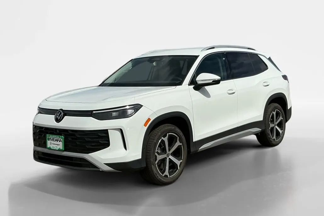2025 Volkswagen Tiguan SE photo 1