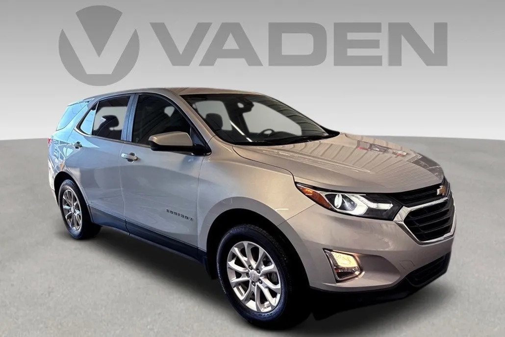 2021 Chevrolet Equinox LT photo 1