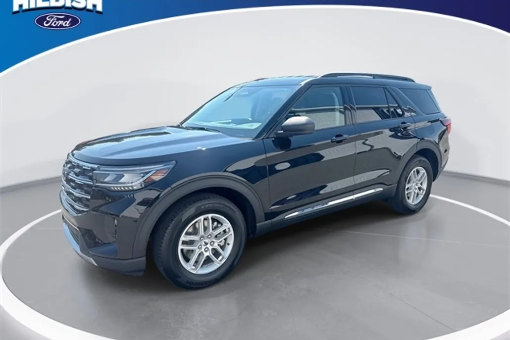 2025 Ford Explorer photo 1