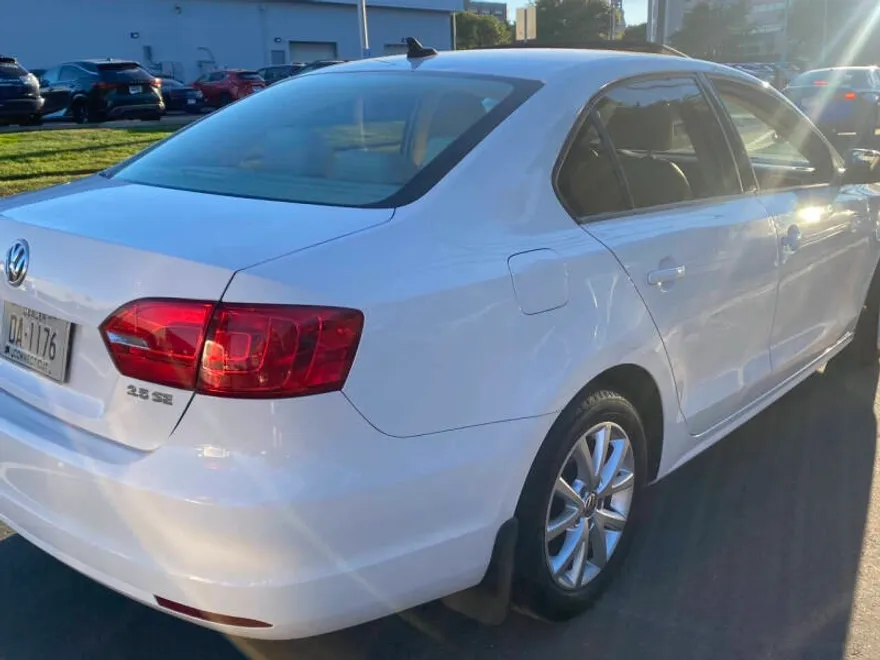 2012 Volkswagen Jetta SE photo 1