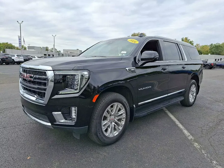 2024 Gmc Yukon XL SLT photo 1
