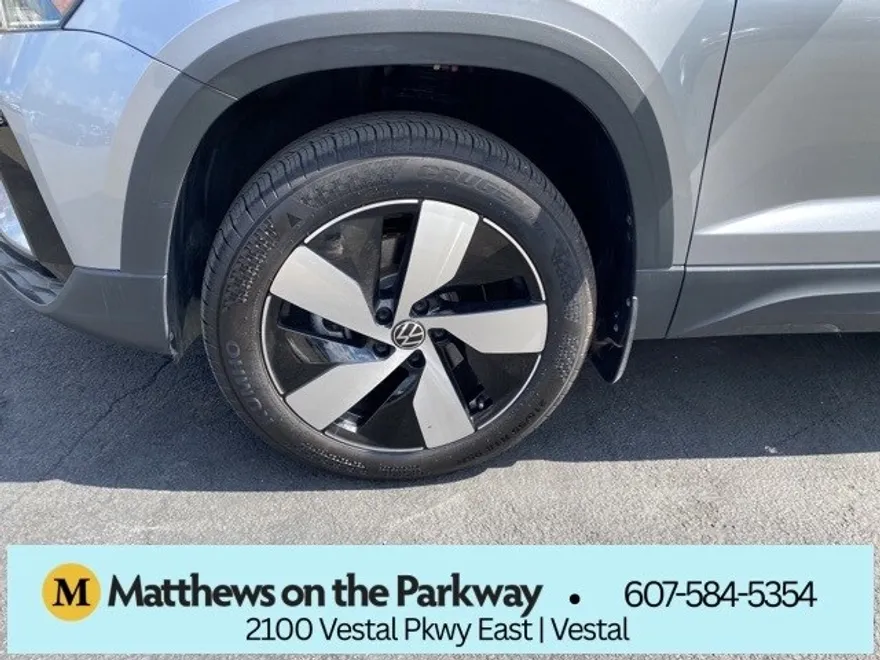 2024 Volkswagen Taos S photo 1