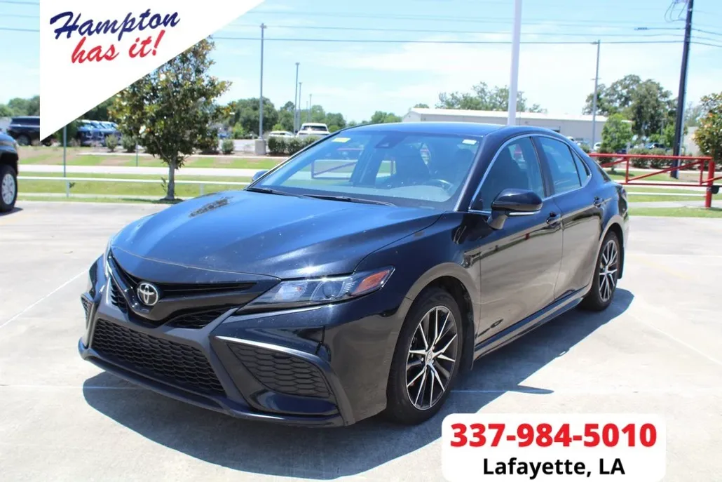 2023 Toyota Camry SE photo 1